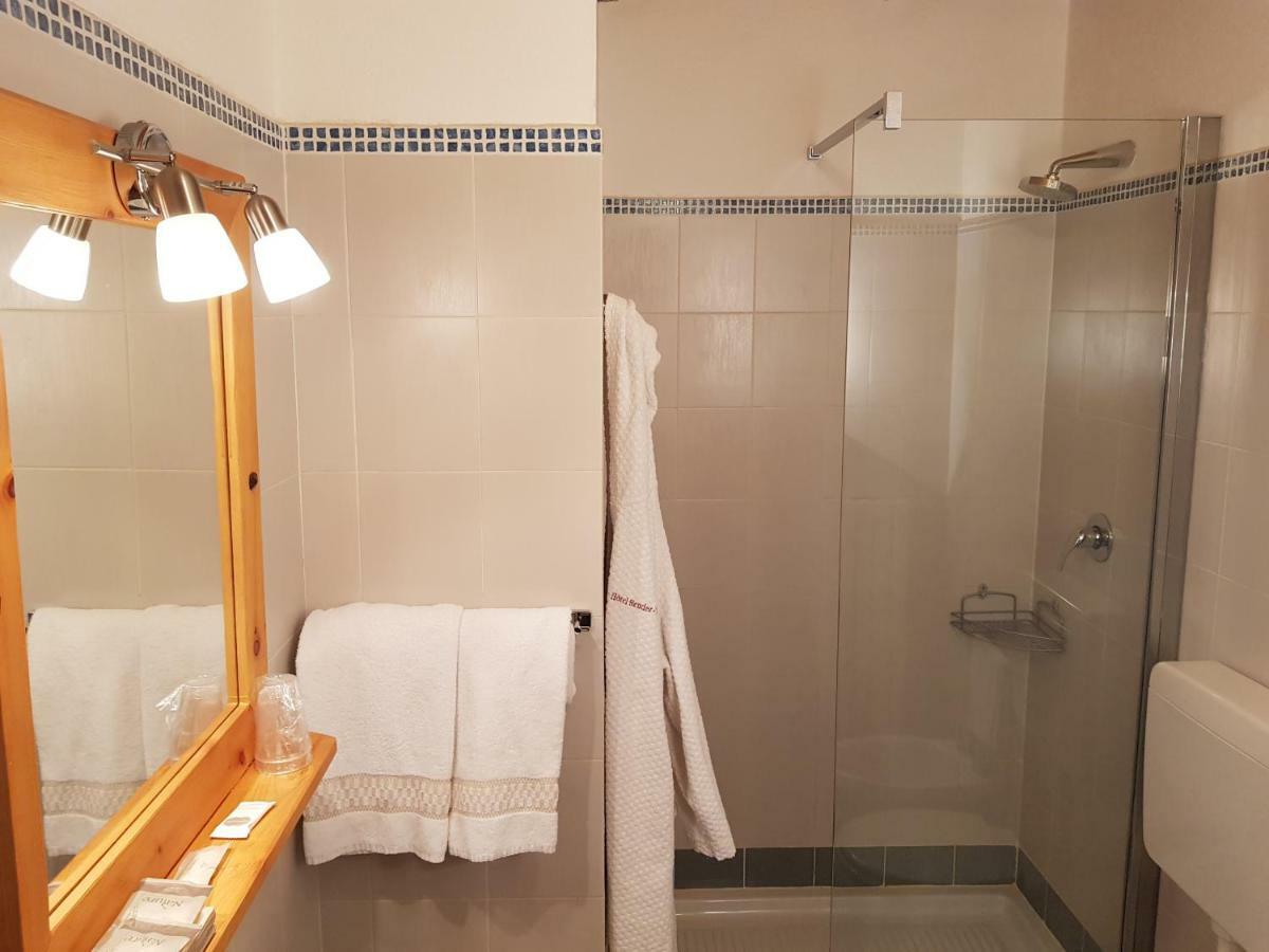 雷德斯沃屋思酒店 艾马维尔 外观 照片